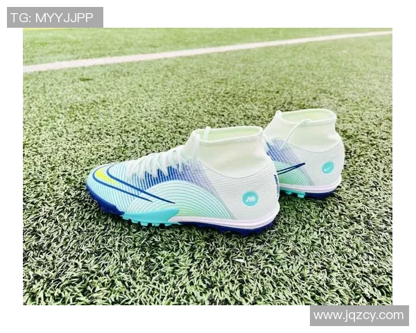 时尚与性能兼具的男士足球鞋推荐，助力球场表现与外观提升